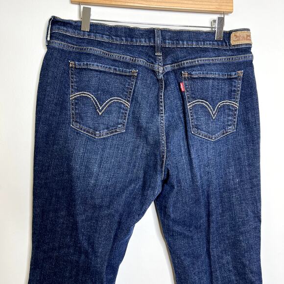 Levi's 515 Classic Bootcut Jeans - Picture 4 of 8